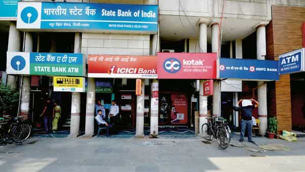 Banks&rsquo; Q3 deposits surge